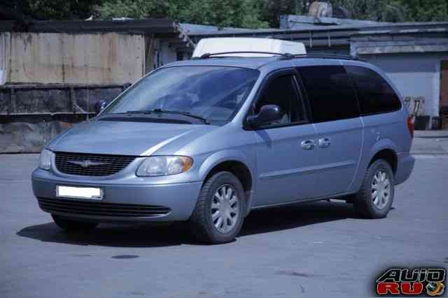 Chrysler Town & Country, 2003 