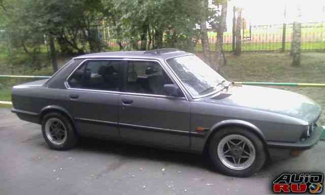 BMW 5, 1986 
