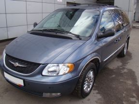 Chrysler Town & Country, 2002