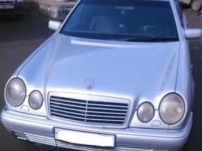 Mercedes-Benz E-, 1998