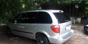 Chrysler Town & Country, 2005