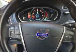 Volvo V40 Cross Country, 2013