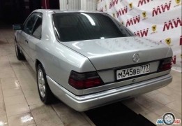Мерседес-Бенс W124, 1990 года