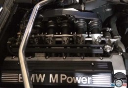 БМВ M5, 1993 года
